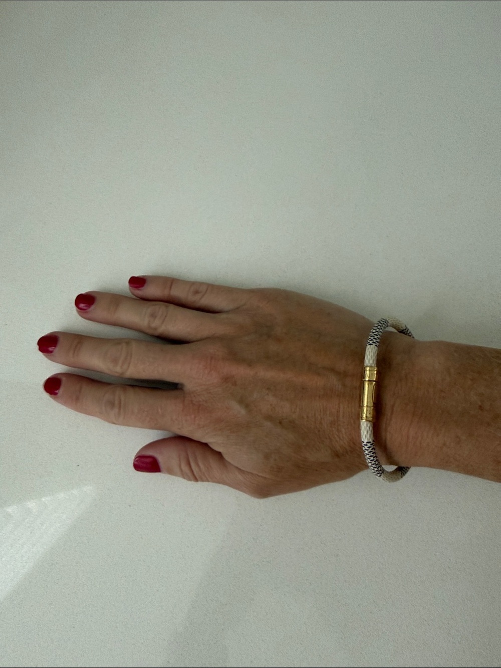 Louis Vuitton Damier Azur Keep It Bracelet - Picture 5 of 7